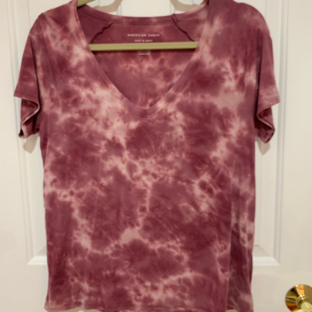 American Eagle V-Neck